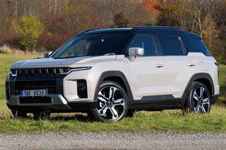 V Česku oblíbená značka zlevnila své praktické SUV o rovných sto tisíc korun! Přihodí vám i velkorysou záruku - Garáž.cz